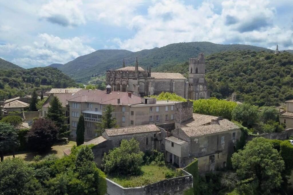 Maison Familiale Du Clos Saint Roch Vila Viviers Exterior foto